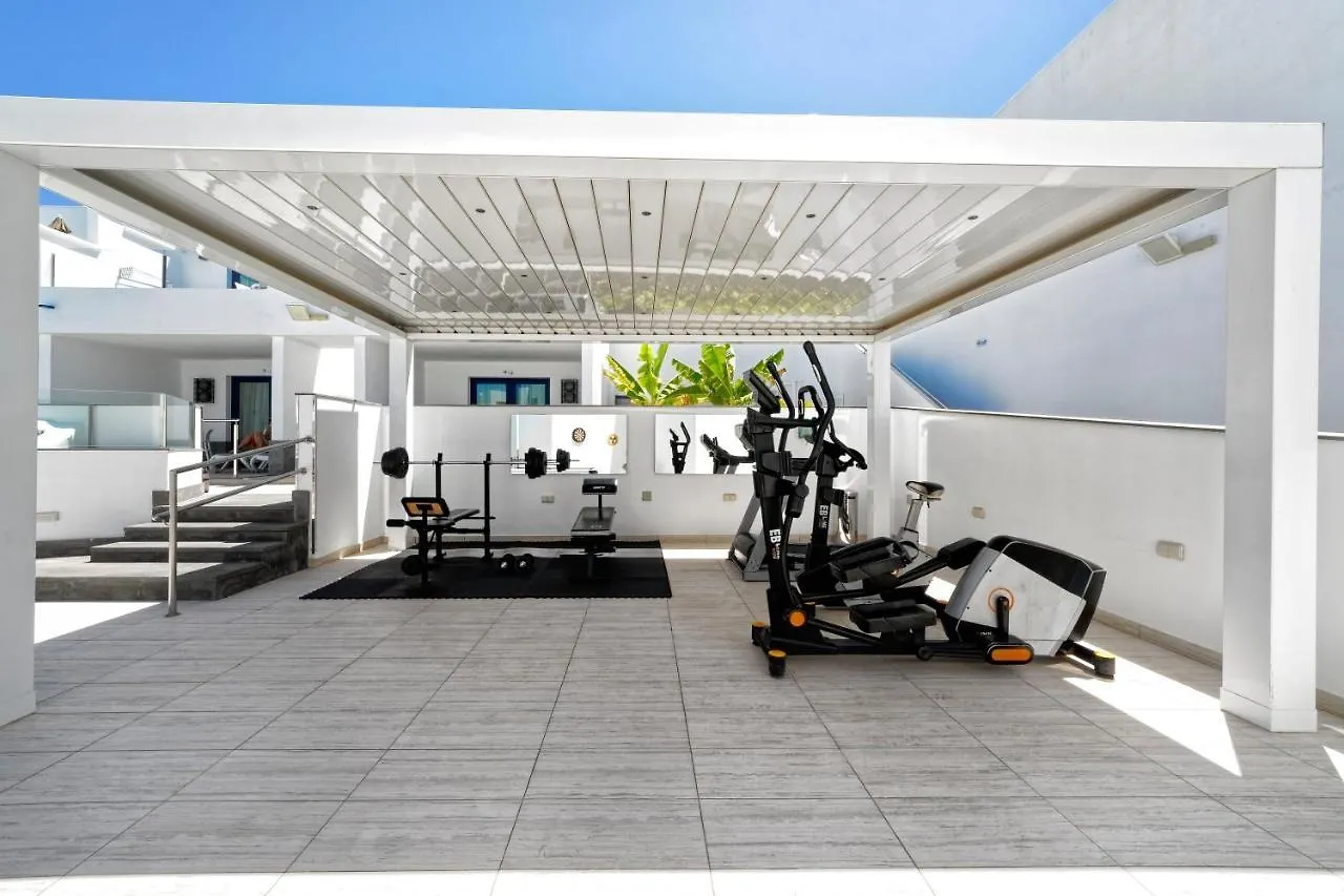 **** Отель Aqua Suites Puerto del Carmen  Испания