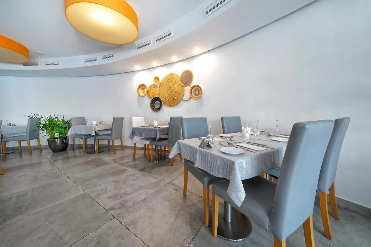 Aqua Suites Puerto del Carmen  Пуэрто дель Кармен