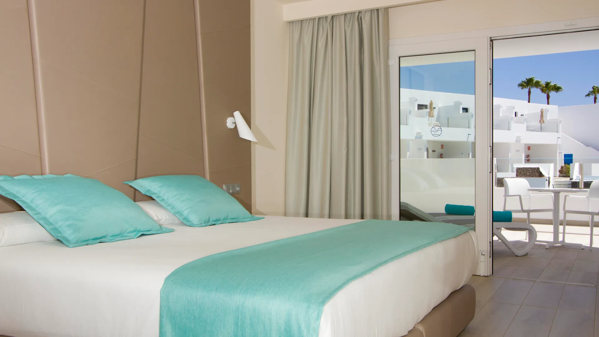 Отель Aqua Suites Puerto del Carmen