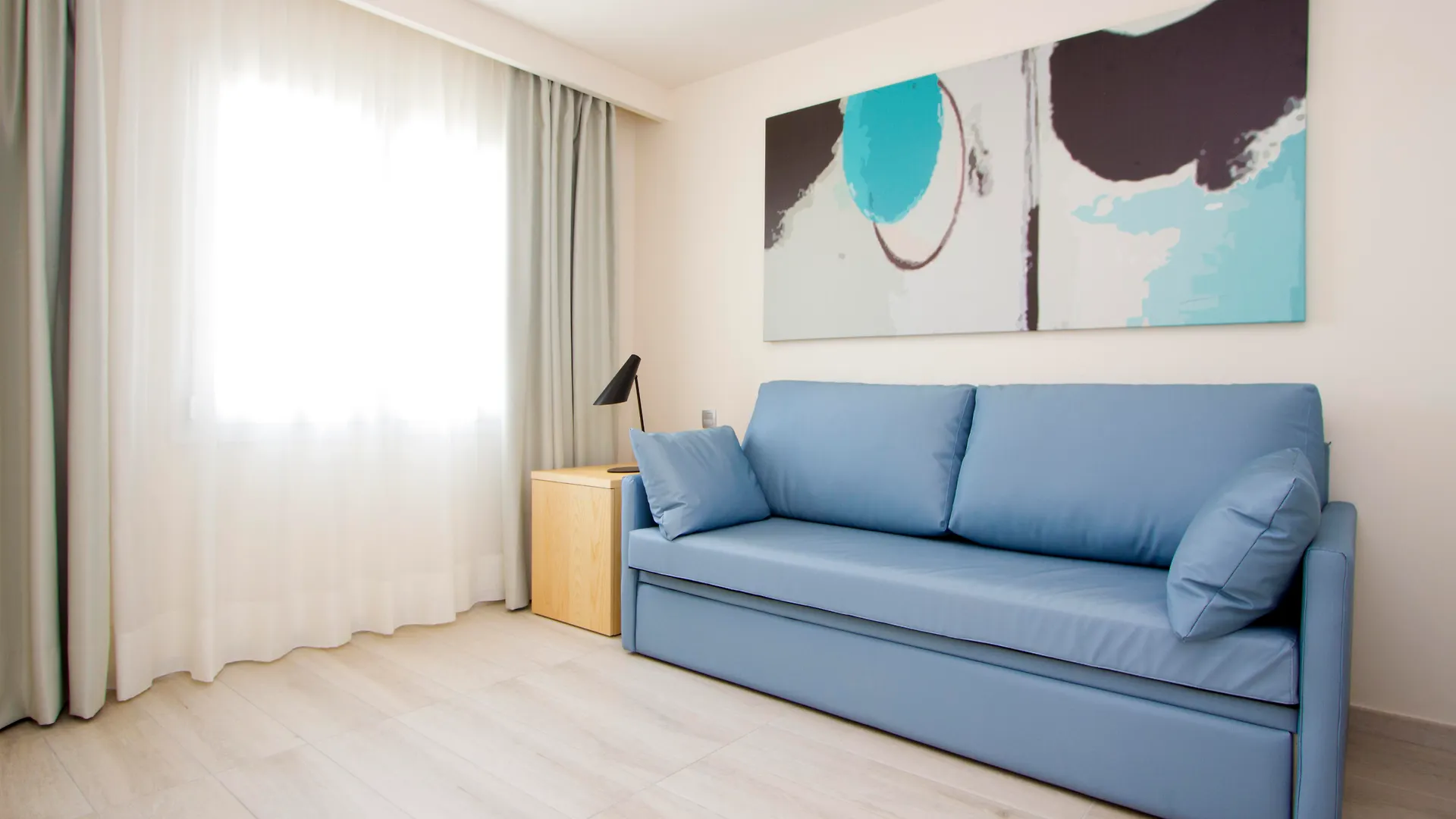 **** Отель Aqua Suites Puerto del Carmen  Испания