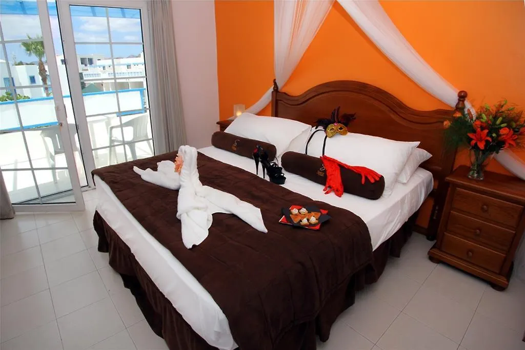 Aqua Suites Puerto del Carmen  Hotel Puerto del Carmen (Lanzarote)